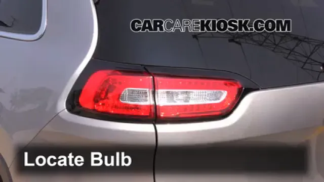 2014 Jeep Cherokee Latitude 3.2L V6 Luces Luz de freno (reemplazar foco)